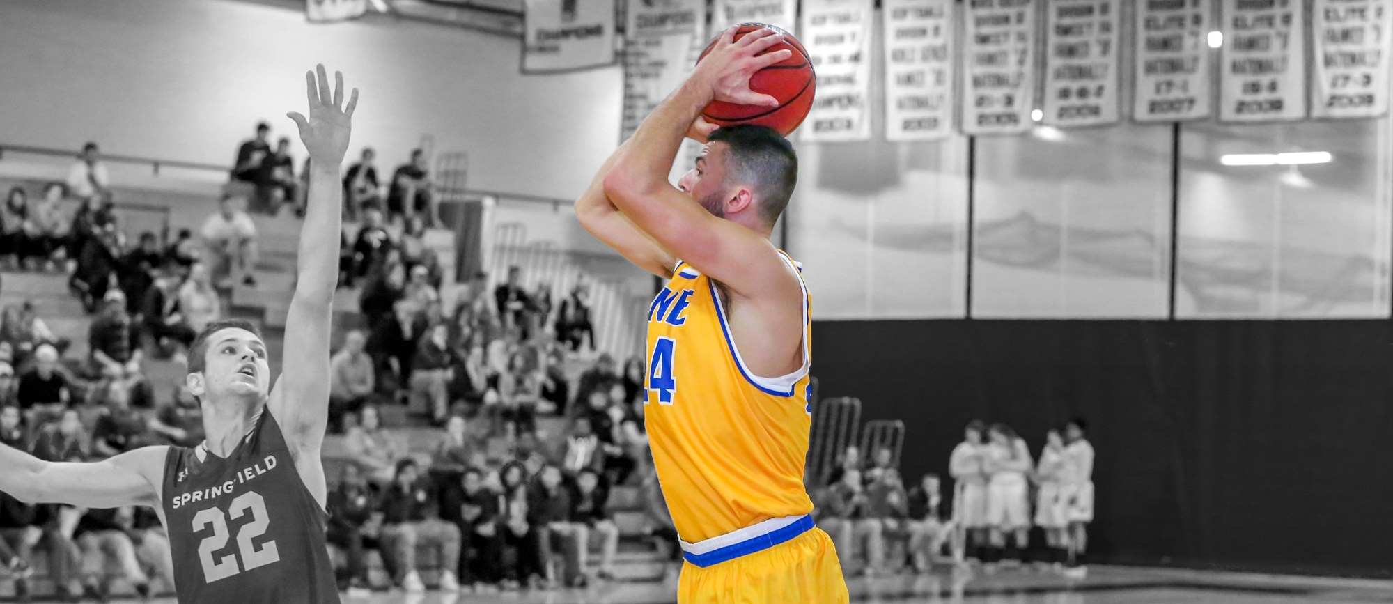 Gelineau Reaches 1000-Point Milestone with Career Performance as Golden Bears Down Elms, 92-67