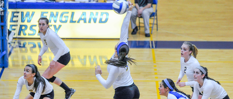 Armstrong Leads Volleyball to Five Set Win over Salve Regina in CCC Quarterfinals